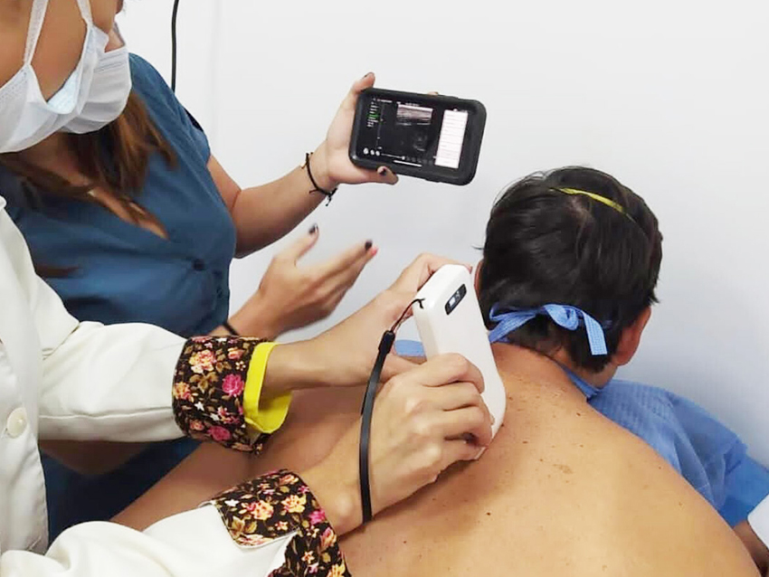 Drahtlose Ultraschall-Sonde in der Notfall medizin verwendet